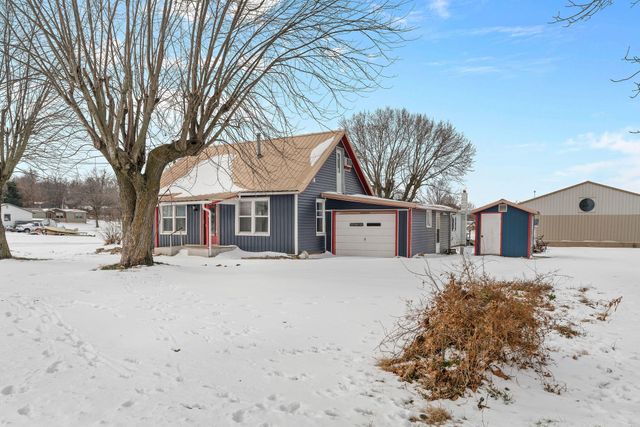 111 S Galyan Street, Stockton, MO 65785