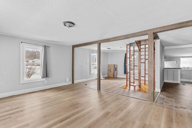 111 S Galyan Street, Stockton, MO 65785