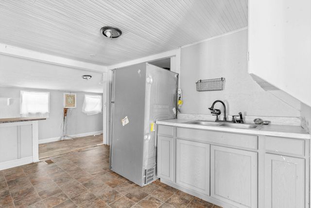 111 S Galyan Street, Stockton, MO 65785