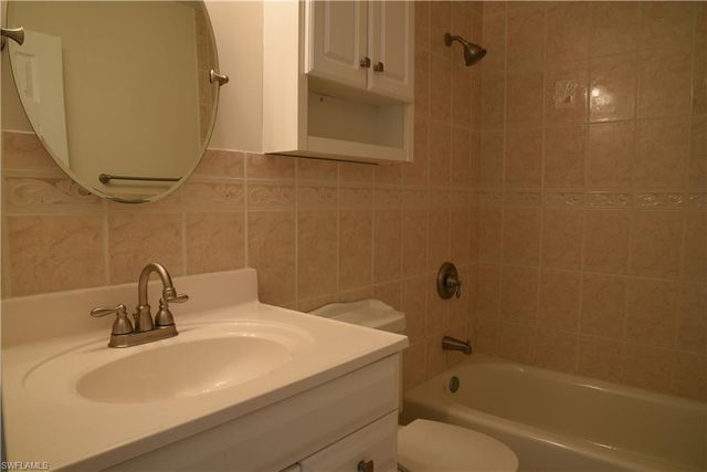 735 98th AVE N, Naples, FL 34108