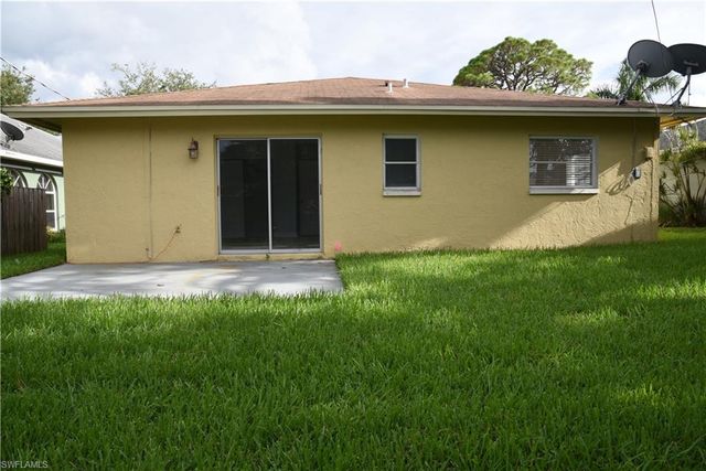 735 98th AVE N, Naples, FL 34108