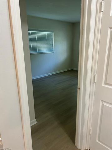 735 98th AVE N, Naples, FL 34108