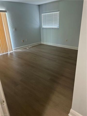735 98th AVE N, Naples, FL 34108