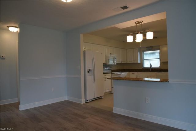 735 98th AVE N, Naples, FL 34108