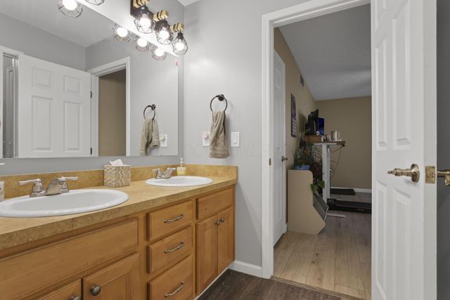 5751 Little Red Rover Street, Groveport, OH 43125