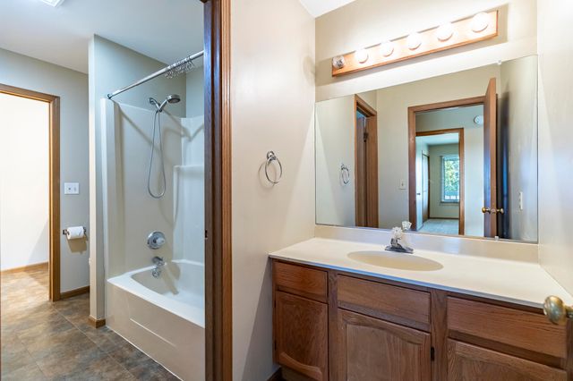 2564 Oakwood Drive, Crown Point, IN 46307