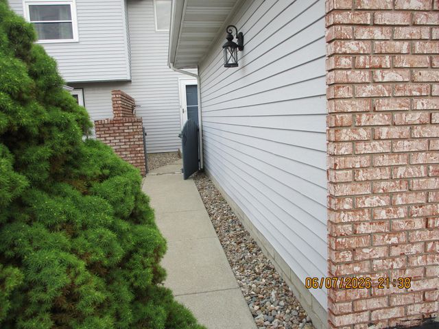 2564 Oakwood Drive, Crown Point, IN 46307