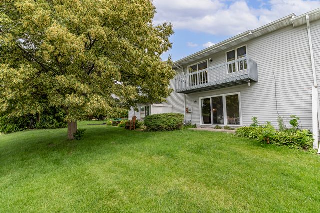 2564 Oakwood Drive, Crown Point, IN 46307
