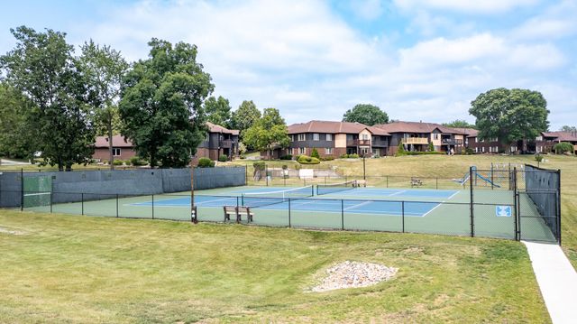 2564 Oakwood Drive, Crown Point, IN 46307