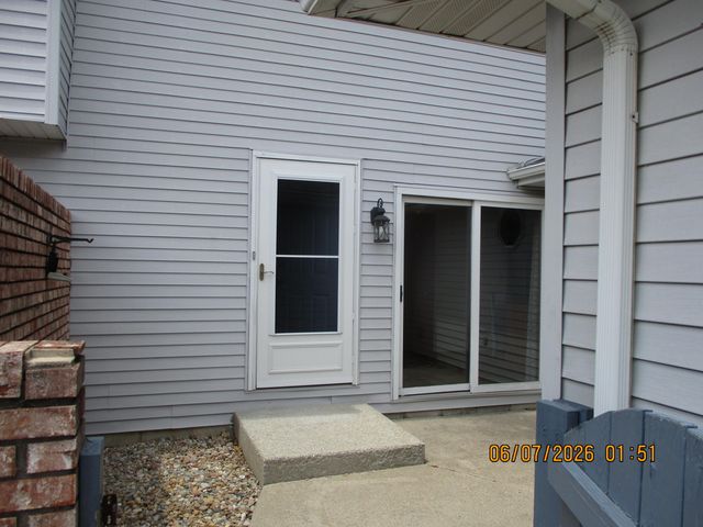 2564 Oakwood Drive, Crown Point, IN 46307