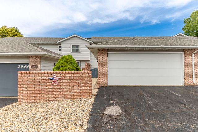 2564 Oakwood Drive, Crown Point, IN 46307