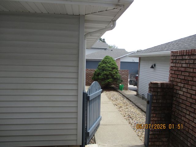 2564 Oakwood Drive, Crown Point, IN 46307
