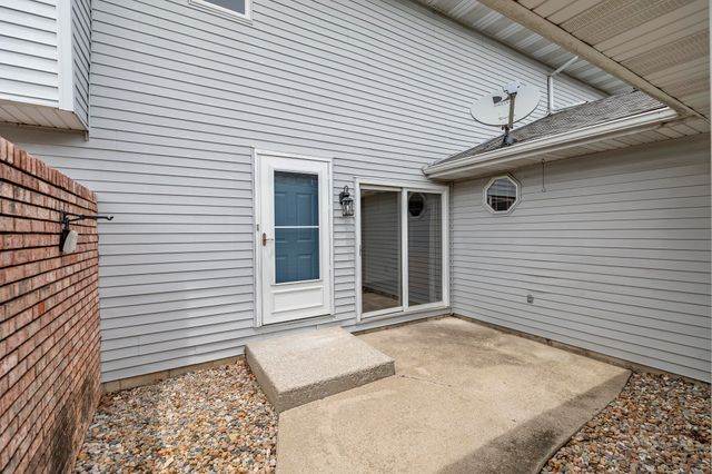 2564 Oakwood Drive, Crown Point, IN 46307