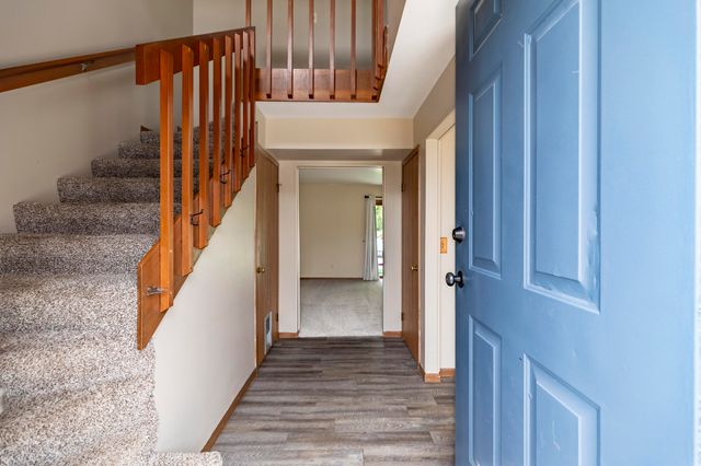 2564 Oakwood Drive, Crown Point, IN 46307