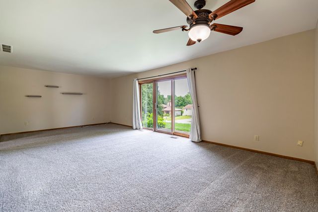 2564 Oakwood Drive, Crown Point, IN 46307