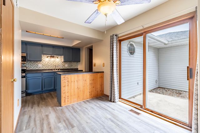 2564 Oakwood Drive, Crown Point, IN 46307