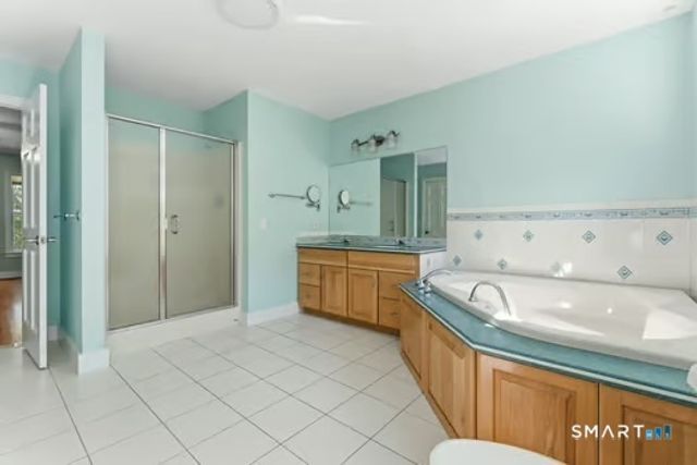 8 Red Brook Lane, Ledyard, CT 06339