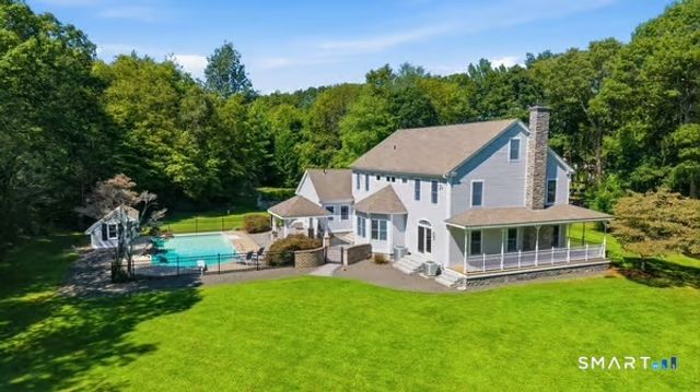 8 Red Brook Lane, Ledyard, CT 06339