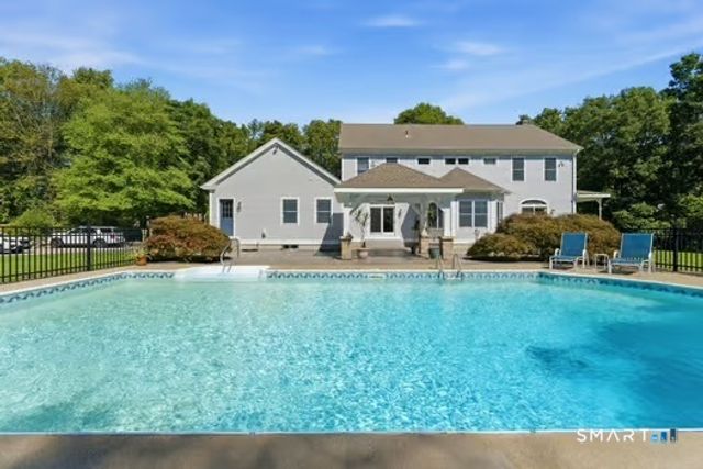 8 Red Brook Lane, Ledyard, CT 06339