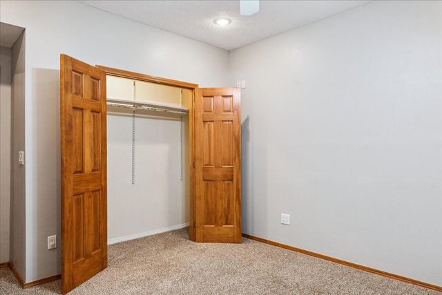 3057 South Suburban Avenue, Springfield, MO 65807