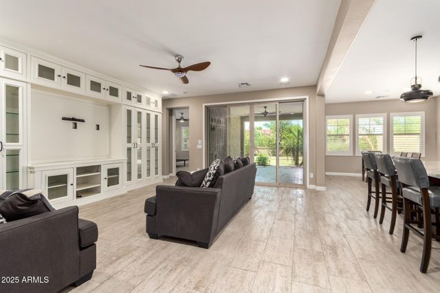 922 W YELLOWSTONE Way, Chandler, AZ 85248