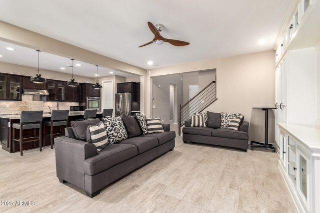 922 W YELLOWSTONE Way, Chandler, AZ 85248