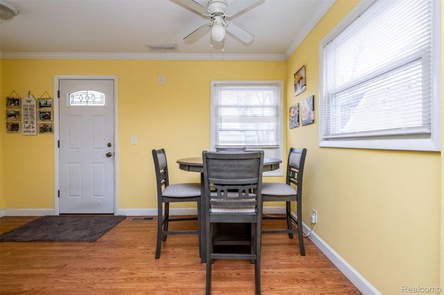 957 E Meyers Avenue, Hazel Park, MI 48030