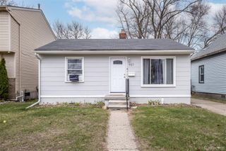 957 E Meyers Avenue, Hazel Park, MI 48030