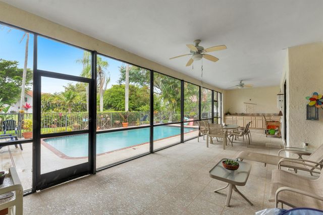 5040 NW 88th Lane, Coral Springs, FL 33067