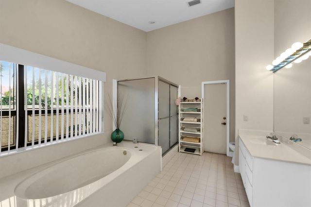 5040 NW 88th Lane, Coral Springs, FL 33067