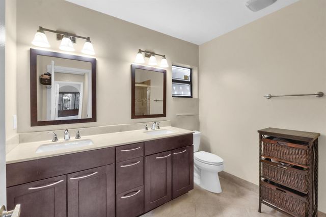5040 NW 88th Lane, Coral Springs, FL 33067