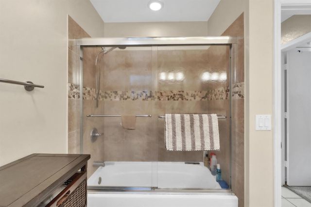 5040 NW 88th Lane, Coral Springs, FL 33067