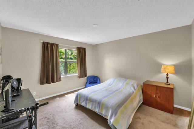 5040 NW 88th Lane, Coral Springs, FL 33067