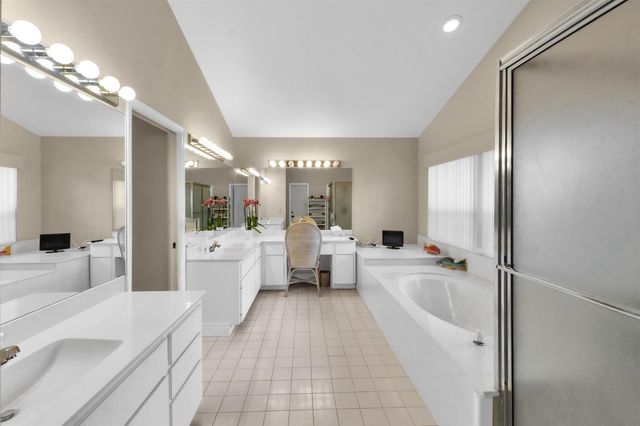 5040 NW 88th Lane, Coral Springs, FL 33067