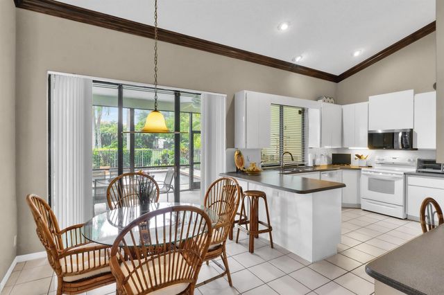 5040 NW 88th Lane, Coral Springs, FL 33067