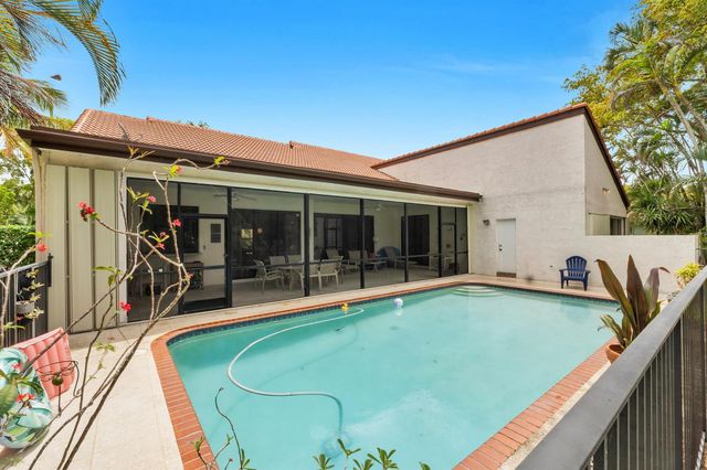 5040 NW 88th Lane, Coral Springs, FL 33067