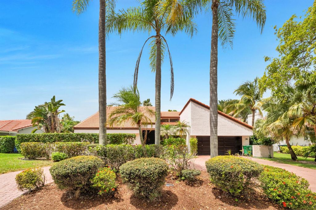 5040 NW 88th Lane, Coral Springs, FL 33067
