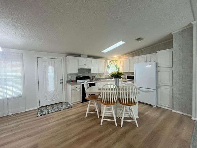 4064 SW 9th Way, Okeechobee, FL 34974