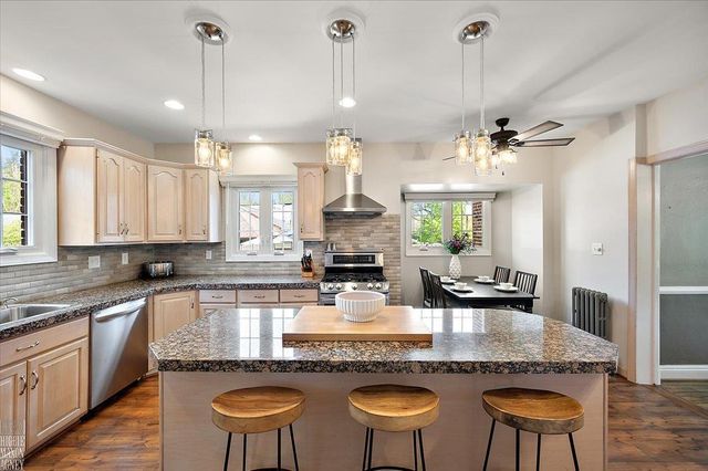 1204 Kensington Avenue, Grosse Pointe Park, MI 48230