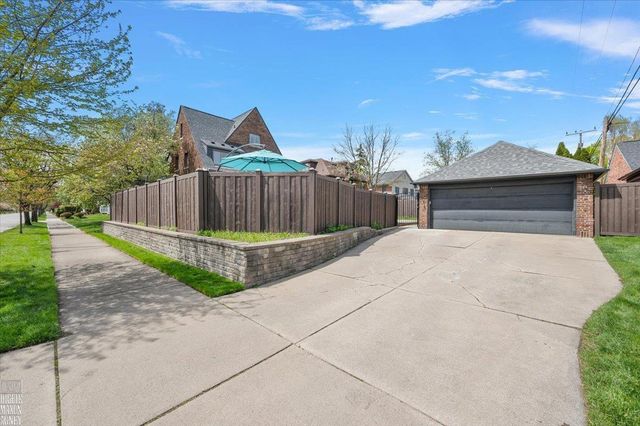 1204 Kensington Avenue, Grosse Pointe Park, MI 48230