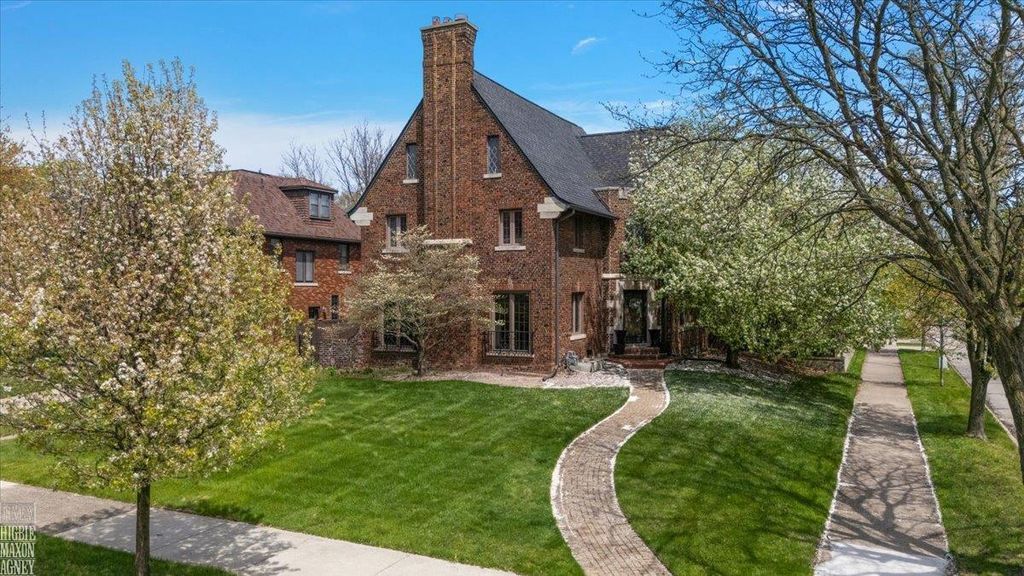 1204 Kensington Avenue, Grosse Pointe Park, MI 48230