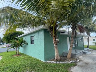 22 NW 8TH Avenue 1-4, Dania Beach, FL 33004