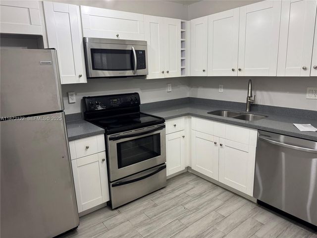 721 N Pine Island Road 201, Plantation, FL 33324