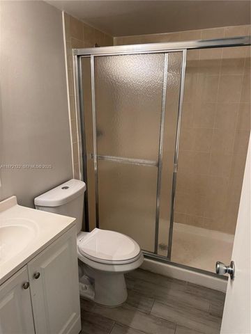 721 N Pine Island Road 201, Plantation, FL 33324