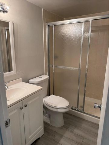 721 N Pine Island Road 201, Plantation, FL 33324