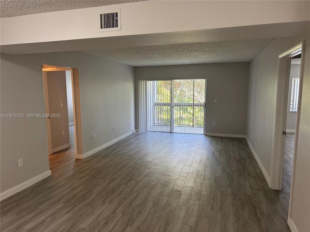 721 N Pine Island Road 201, Plantation, FL 33324