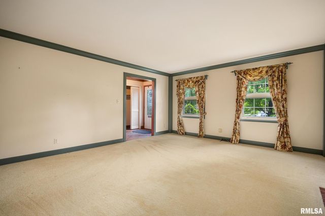 1020 W KENSINGTON Drive, Peoria, IL 61614
