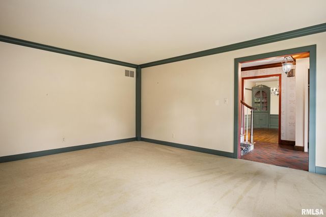 1020 W KENSINGTON Drive, Peoria, IL 61614
