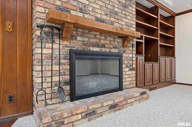 1020 W KENSINGTON Drive, Peoria, IL 61614