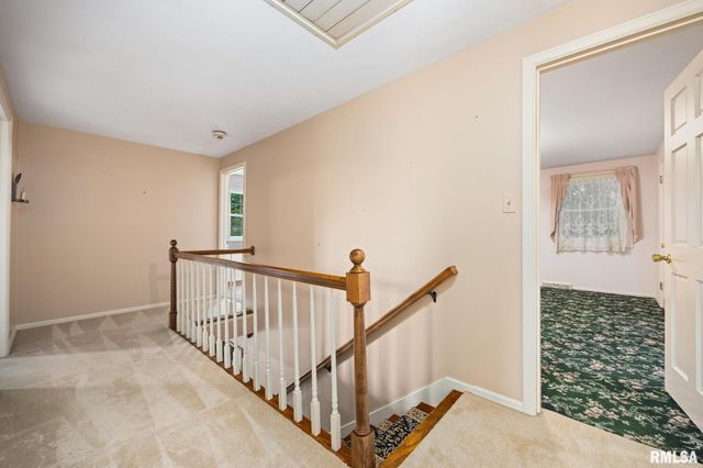 1020 W KENSINGTON Drive, Peoria, IL 61614